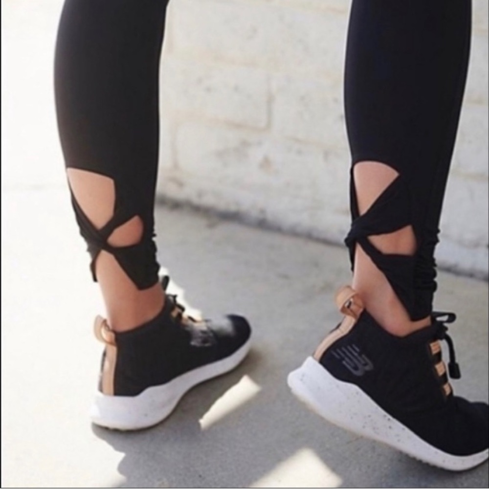 FP Movement by Free People Gemini Crisscross Ankle Tight Leggings Size XS - Picture 3 of 6